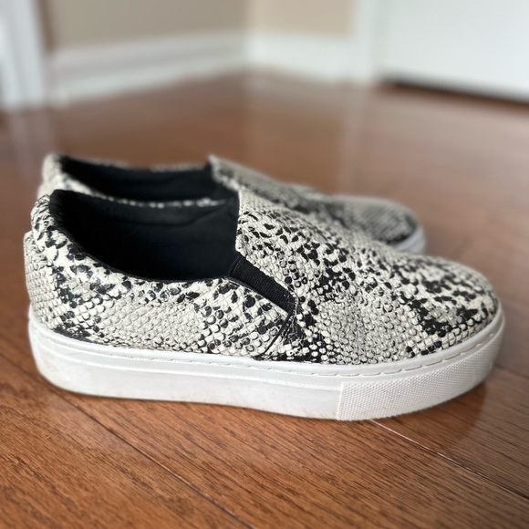 NanaMacs, Qupid slip on snake print sneakers size 7, lightly worn condition - Picture 9 of 10